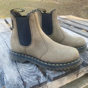 Tan Chelsea Boots with Black Elastic